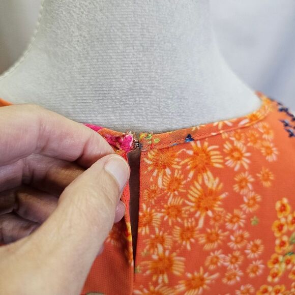 Cynthia Rowley Orange Floral Sleeveless Blouse Size Medium - Picture 7 of 8